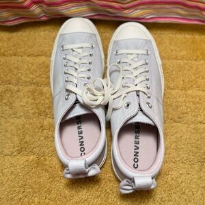 Converse Women's Light Gray Leather Sneakers